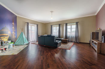 Prodej domu 742 m², Karlovy Vary