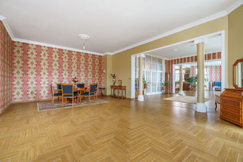 Prodej domu 742 m², Karlovy Vary
