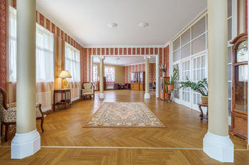 Prodej domu 742 m², Karlovy Vary