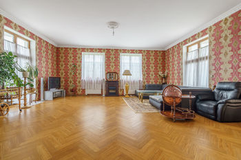 Prodej domu 742 m², Karlovy Vary