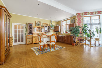 Prodej domu 742 m², Karlovy Vary