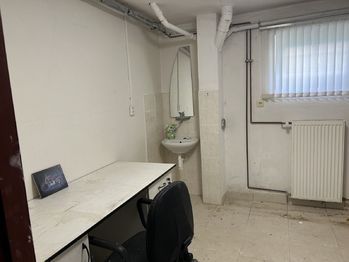 Pronájem obchodních prostor 15 m², Planá