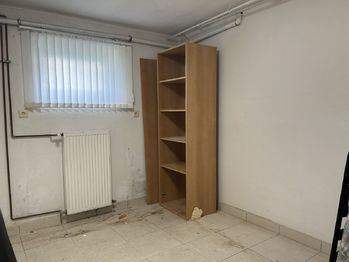 Pronájem obchodních prostor 15 m², Planá