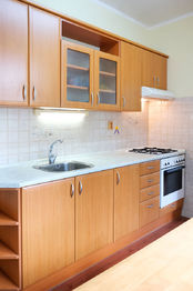 +420 604 457 486 I denisa.myslivcova@re-max.cz - Prodej bytu 2+1 v osobním vlastnictví 50 m², Ostrava