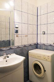 +420 604 457 486 I denisa.myslivcova@re-max.cz - Prodej bytu 2+1 v osobním vlastnictví 50 m², Ostrava