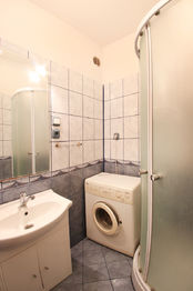 +420 604 457 486 I denisa.myslivcova@re-max.cz - Prodej bytu 2+1 v osobním vlastnictví 50 m², Ostrava