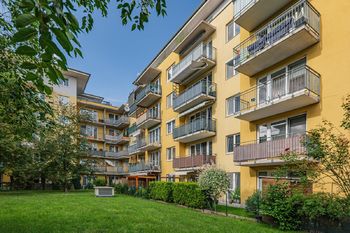 Prodej bytu 2+kk v osobním vlastnictví 62 m², Praha 9 - Čakovice