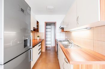 Prodej bytu 3+kk v osobním vlastnictví 68 m², Praha 10 - Petrovice