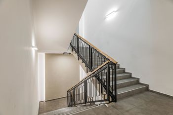 Pronájem obchodních prostor 60 m², Praha 9 - Letňany