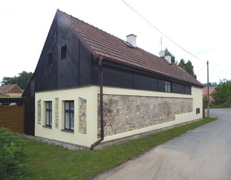 Pohled z ulice - Prodej domu 140 m², Hředle