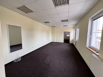 Pronájem obchodních prostor 1456 m², Pelhřimov