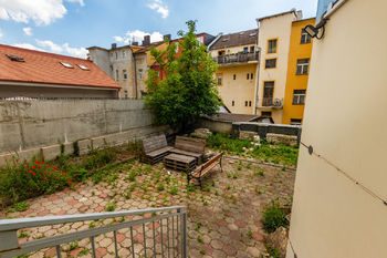 Prodej bytu 2+kk v osobním vlastnictví 47 m², Praha 5 - Smíchov