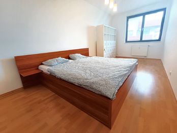 Pronájem bytu 3+kk v osobním vlastnictví 70 m², Praha 10 - Uhříněves