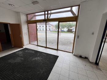 Pronájem obchodních prostor 1054 m², Pelhřimov