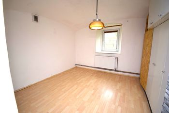 Pokoj - Prodej chaty / chalupy 600 m², Škvořetice