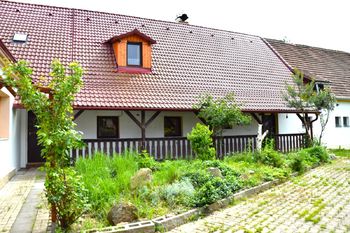 Dům ze zahrady - Prodej chaty / chalupy 600 m², Škvořetice