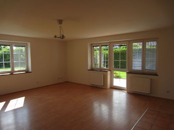 Prodej domu 304 m², Zdiby