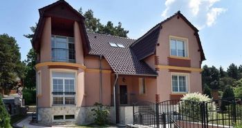 Prodej domu 450 m², Dalovice