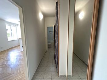 Prodej bytu 1+kk v osobním vlastnictví 29 m², Praha 4 - Nusle