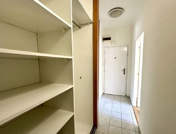 Prodej bytu 1+kk v osobním vlastnictví 29 m², Praha 4 - Nusle