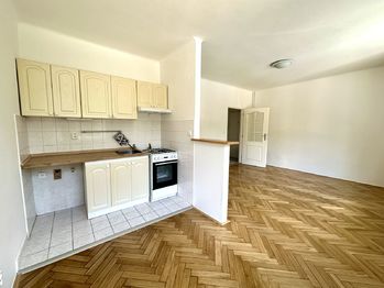 Prodej bytu 1+kk v osobním vlastnictví 29 m², Praha 4 - Nusle