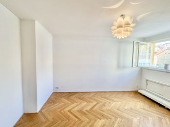 Pronájem bytu 3+1 v osobním vlastnictví 75 m², Praha 6 - Břevnov