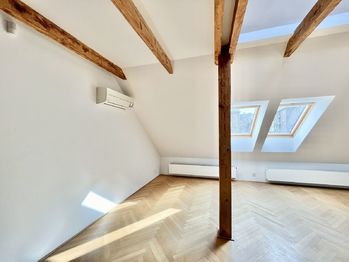 Pronájem bytu 3+1 v osobním vlastnictví 75 m², Praha 6 - Břevnov