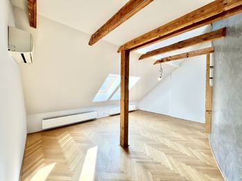 Pronájem bytu 3+1 v osobním vlastnictví 75 m², Praha 6 - Břevnov