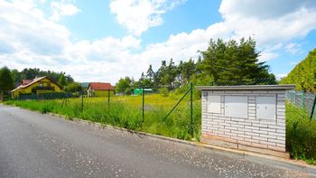Prodej pozemku 1607 m², Vroutek