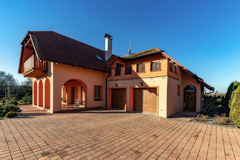 Prodej domu 636 m², Chlumčany