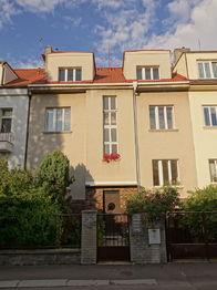 Prodej nájemního domu 450 m², Praha 4 - Podolí