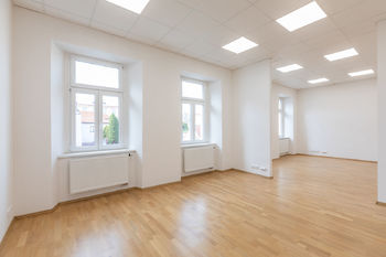 Pronájem kancelářských prostor 400 m², Čáslav