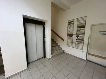 Pronájem kancelářských prostor 80 m², Vsetín