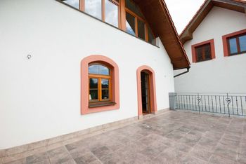 Prodej ubytovacího zařízení 992 m², Neurazy