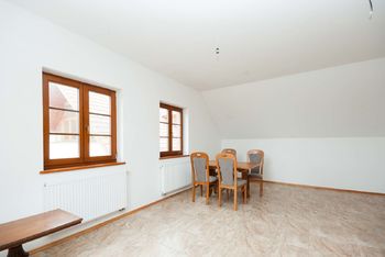 Prodej ubytovacího zařízení 992 m², Neurazy