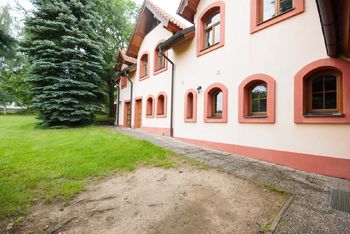 Prodej ubytovacího zařízení 992 m², Neurazy