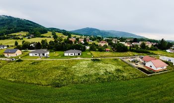 Prodej pozemku 1000 m², Komorní Lhotka