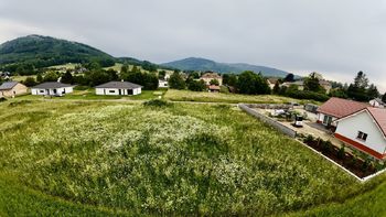 Prodej pozemku 1000 m², Komorní Lhotka