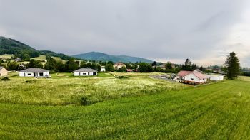 Prodej pozemku 1000 m², Komorní Lhotka