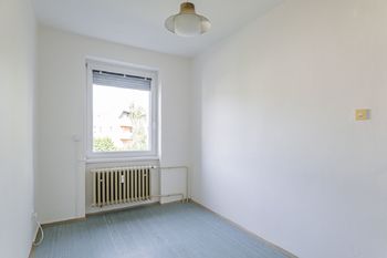 Jeden z pokojů bytu - Prodej bytu 4+1 v osobním vlastnictví 106 m², Praha 5 - Smíchov