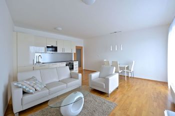 Pronájem bytu 3+kk v družstevním vlastnictví 85 m², Praha 4 - Chodov