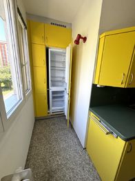 kuchyně - lednice - Prodej bytu 2+1 v osobním vlastnictví 49 m², Plzeň
