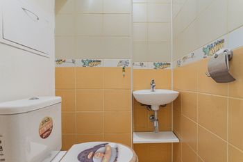 Toaleta. - Pronájem bytu 4+1 v osobním vlastnictví 82 m², Jindřichův Hradec