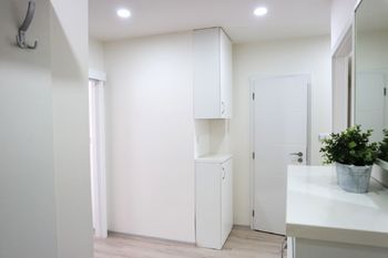 Předsíň - Pronájem bytu 3+kk v družstevním vlastnictví 57 m², Praha 5 - Zbraslav