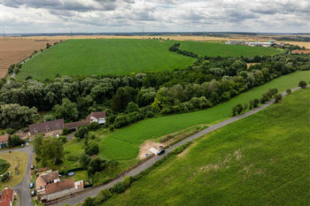 Prodej pozemku 1000 m², Klobuky