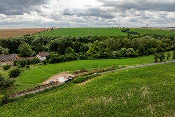 Prodej pozemku 1000 m², Klobuky