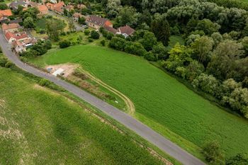 Prodej pozemku 1000 m², Klobuky