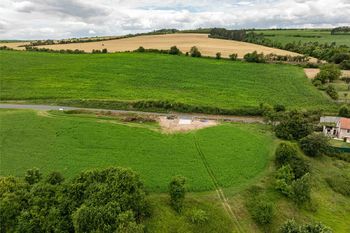 Prodej pozemku 1000 m², Klobuky