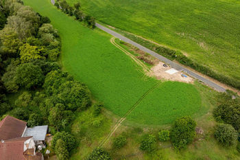 Prodej pozemku 1000 m², Klobuky