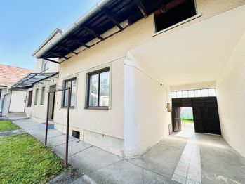 Prodej domu 205 m², Sobůlky